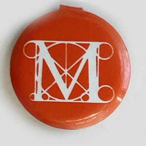 Metropolitan Museum of Art NYC iconic vintage clip-on admission buttons metal - RED HUES