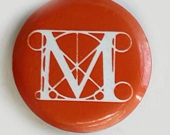 Metropolitan Museum of Art NYC iconic vintage clip-on admission buttons metal - RED HUES
