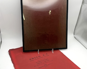 Filtro de vidrio rojo Safelight Ansco A-7 vintage con sobre para fotografía en cuarto oscuro (EE. UU.)