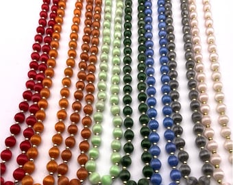 Lote vintage de 7 collares de cuentas de hilo de satén de seda de los años 50, 30 pulgadas, tono dorado multicolor