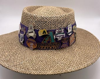 Arizona Diamondbacks Aquí está Fred Straw Hat con 13 pines de esmalte coleccionables de la década del 2000