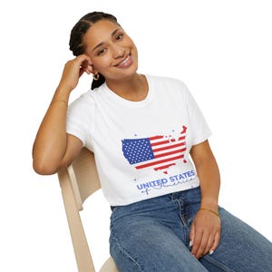 Patriotisches USA-Karten-T-Shirt, Unisex-Softstyle-T-Shirt, American Pride Shirt, Unabhängigkeitstag-Outfit, Vierter Juli, Gedenktag