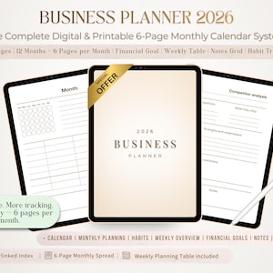 Könnte beinhalten: Ein digitaler und druckbarer Business Planner 2026, der auf drei Tablets angezeigt wird. Der Planer enthält einen Kalender, Monatsplanung, Gewohnheitstracker und finanzielle Ziele. Die Tablets sind schwarz mit weißen Bildschirmen und einem goldenen Akzent.