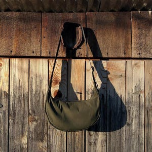 Crosstown Crescent Bag || PDF Sewing Pattern