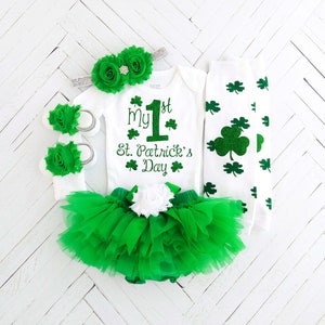 1st St. Patrick's Day Outfit, St Patricks Baby Bodysuit, Baby Girl Photo Prop, Baby Girl Outfit, Green Tutu Bloomer, Shamrock Legging,Clover afbeelding 1