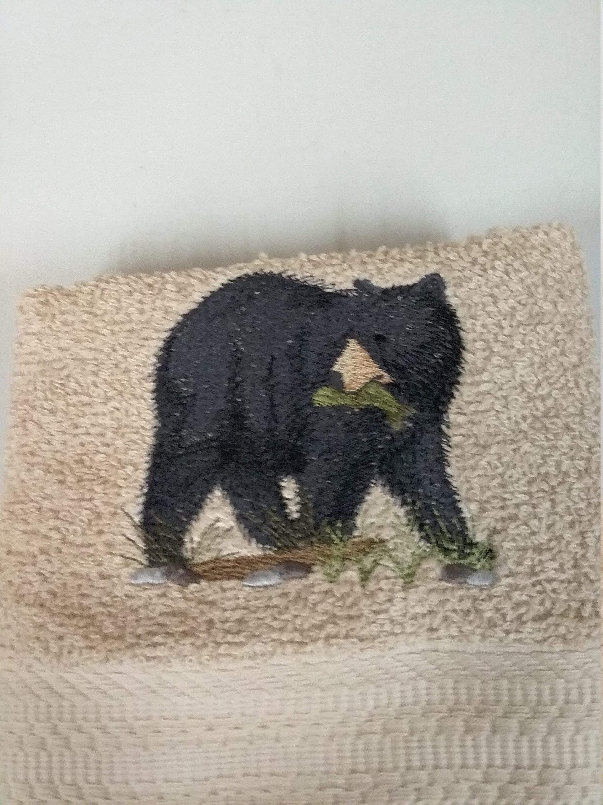 BEAR IN AUTUMN Gorgeous SET OF 2 BATH HAND TOWELS EMBROIDERED BY LAURA