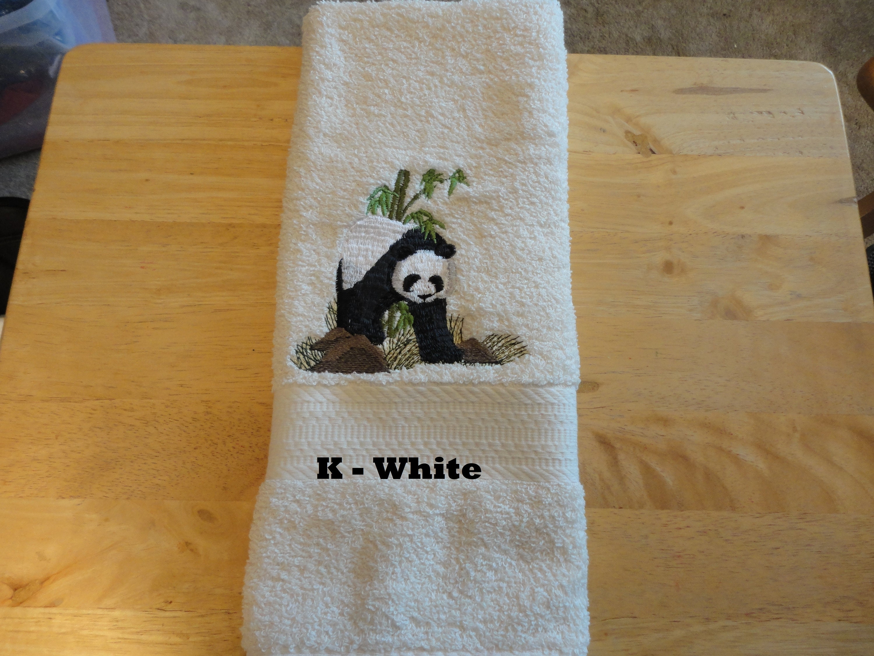 1pc Panda Embroidered Small Hand Towel