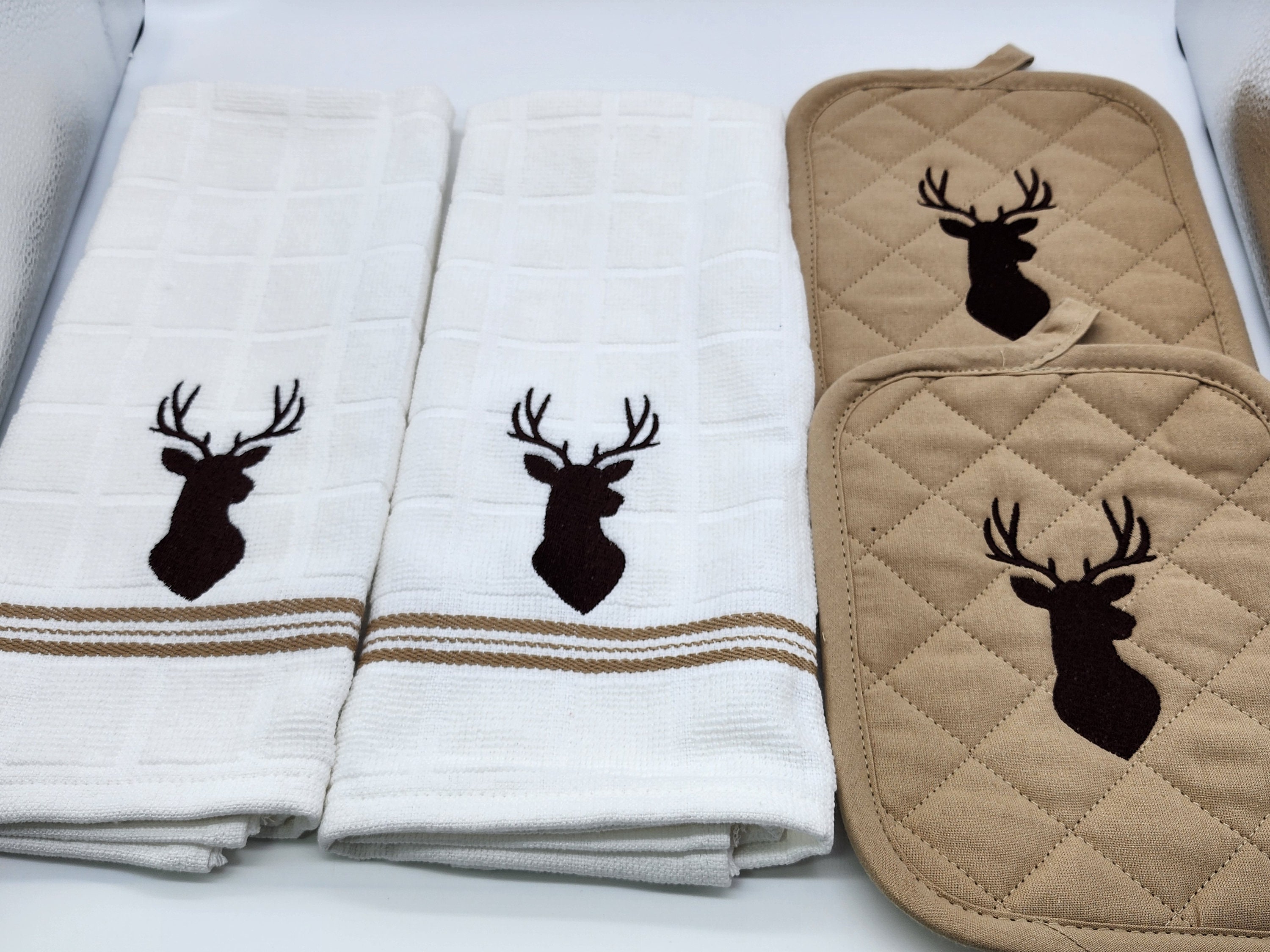  Christmas Kitchen Towels Set Christmas Elk Beer Black and White  Christmas Dish Towel Dishcloths 4 Pack Christmas Hand Towel, Absorbent Soft  Dish Cloths Tea Towels Winter Seasonal Holiday Decoration : Home