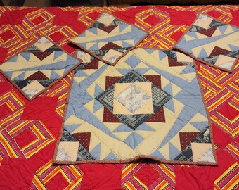 Table Topper and 3 Matching Potholders - Machine Pieced & Hand Quilted