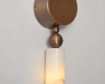 真鍮製グローブ型アラバスター壁掛け照明、モダンな石製シリンダー型壁掛けランプ、ミッドセンチュリースタイルのバスルーム用洗面化粧台照明、高級デザイナー照明