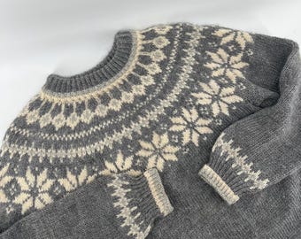 Vintage Dale of Norway Gray Wool Fair Isle Snowflake Crewneck Sweater sz 52 70s
