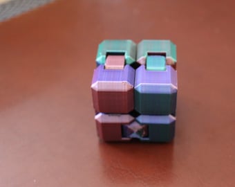 Infinity Fidget Cube: Relaxing Desk Toy