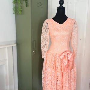 Vintage 80s Peach Pink Lace Prom Dress with Satin Bow and Full Skiet - Retro Formal Gown
