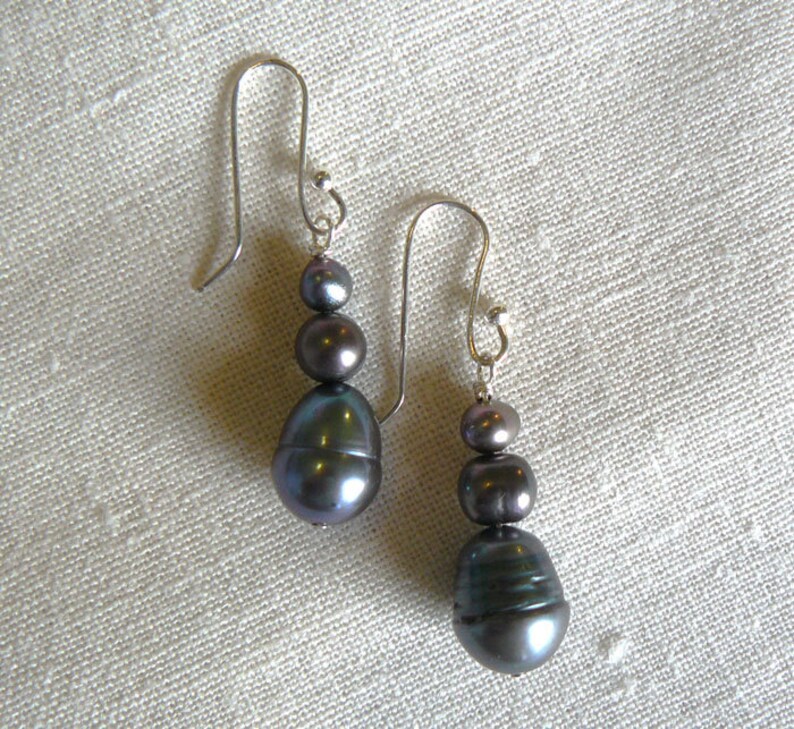 Earring - Triple Black main image 0
