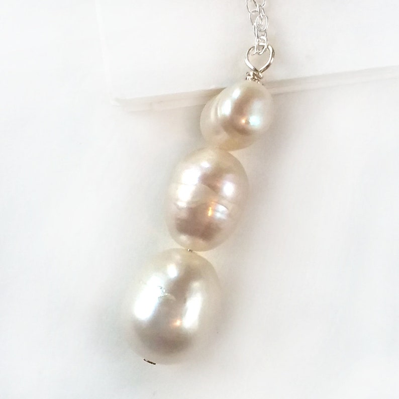 Triple White Pearl Pendant Necklace - Etsy