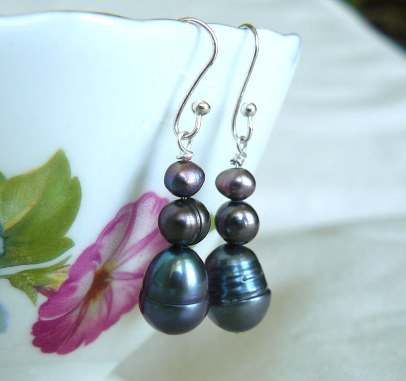 Earring - Triple Black main image 1
