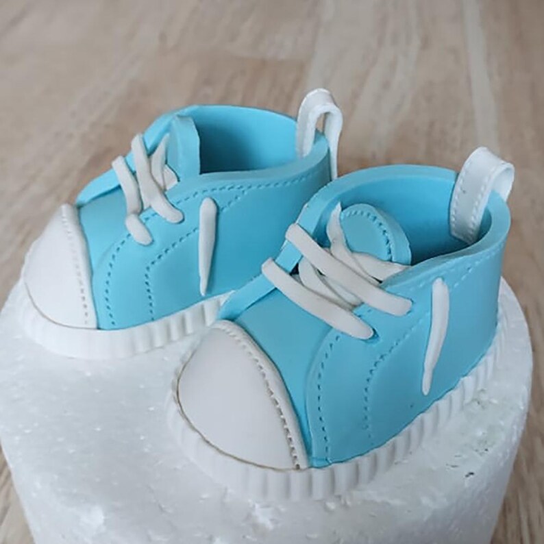 Baby Boy / Girl Sneaker Shoes In Heart Print Sky Blue Color main image 1