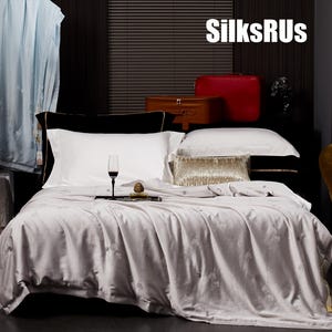 100% Silk Comforter Evelyn Lightweight for Summer Silk Filling with Cotton Cover Detachable & Washable, Personalized Rhinestone Monogrammed