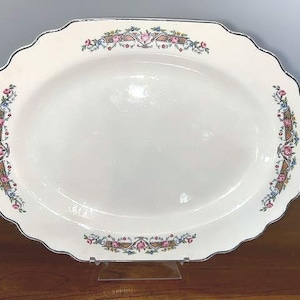 VINTAGE - W.S. George 11&quot; Oval Platter in FLOWER RIM Pattern w/ Platinum Trim