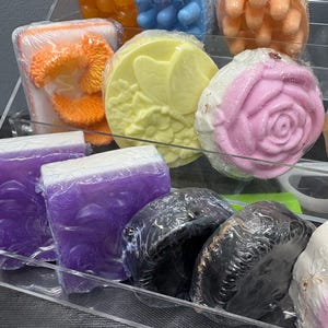 Set of 6 soaps different essential oils, Shea, Honey, or Goats Milk. This is the spring and summer collection.