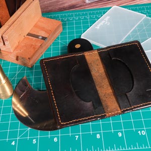 Set di modelli in acrilico per porta carte Rowan / Modello minimalista in pelle bifold