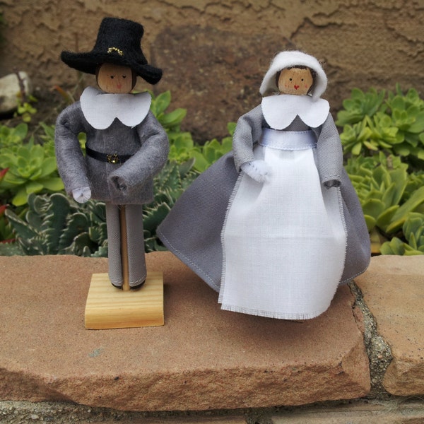 Thanksgiving Pilgrim clothespin doll set, boy and girl pilgrim pair