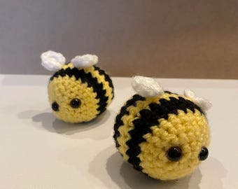 Abelha pequena de crochê