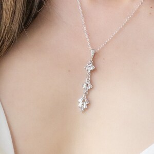 Boho Braut Halskette Silber zierliche Kristall Tropfen-Halskette für Hochzeit Art-Deco-Halskette für Braut Vintage inspiriert Schmuck Brautparty-Geschenk