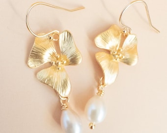 Dogwood Flower Earrings Gold Flower Pearl Earrings Simple Wedding Earrings Pearl Bridesmaids Earrings Dogwood Earring Silver Dogwood Jewelry