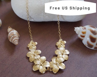 Plumeria Necklace Gold Tropical Flower Jewelry for Hawaii Lover Gift Hawaiian Flower Pendant Necklace Dainty Frangipani Necklace Lei Bridal