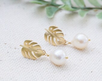 Monstera Stud Earrings with Freshwater Pearls - Monstera Leaf Earrings, Pearl Earrings, Gemstone Earrings, Small Stud Earrings