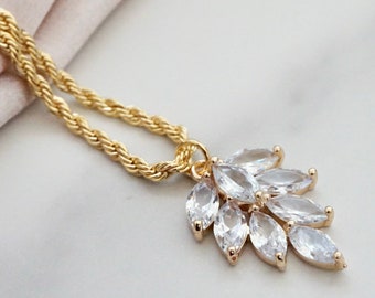 Twist Rope Chain Pendant Necklace Rhinestone Leaf Pendant Necklace Gold Chunky Twist Chain Necklace Statement Pendant Thick Necklace