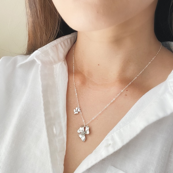 Silver Mommy and Me Dogwood Flowers Necklace - Dogwood Necklace, Feminine Necklace, Dainty Necklace, Silver Necklace, Flower Charm Necklace