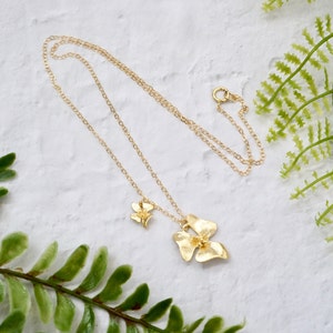 Gold Mommy and Me Necklace,Gold FlowerNecklace, Dainty Gold Necklace, Dogwood Necklace, Gift for Mom