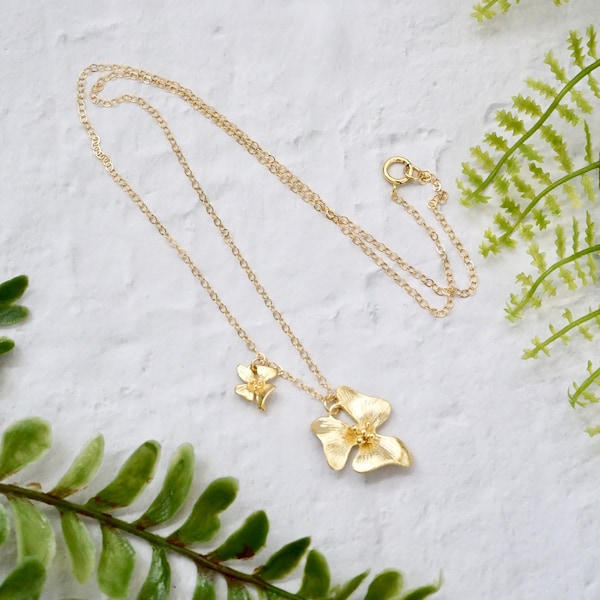 Gold Mommy and Me Necklace,Gold FlowerNecklace, Dainty Gold Necklace, Dogwood Necklace, Gift for Mom