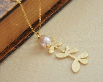 Gold Branch Necklace/ Modern Branch/ Modern Necklace/ Gold Necklace/ Dainty Necklace/ Delicate Necklace/ Pearl Necklace