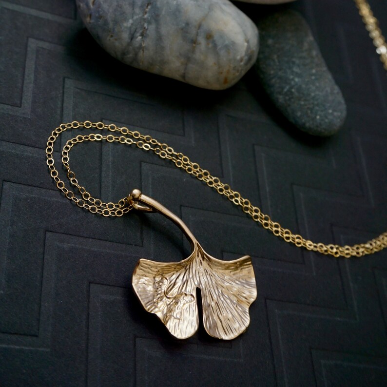 Gold Gingko Pendant Necklace Delicate Jewelry Gingko Biloba Necklace Dainty Gold Necklace Unique Necklace Gingko Leaf Necklace