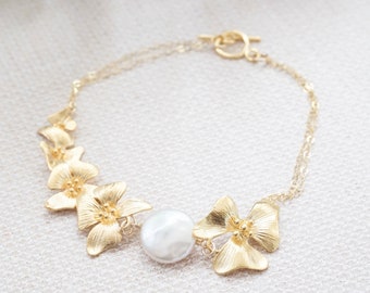 Dainty Gold Bracelet with Flowers Dogwood Bracelet  Dogwood Flower Toggle Bracelet Gold Dainty Pearl Bracelet for Wedding Bracelet for Bride