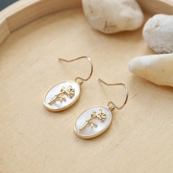 Custom Birth Month Flower Earrings, Personalized Birthflower Earrings, Dainty Gold Earrings, Simple Flower Earrings, Gift for Her