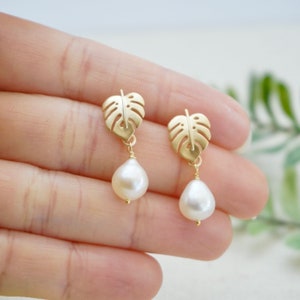 Monstera Stud Earrings with Freshwater Pearls Monstera Leaf Earrings, Pearl Earrings, Gemstone Earrings, Small Stud Earrings image 4