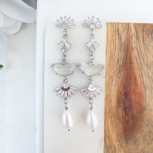 Statement Pearl Earrings for Wedding Silver Art Deco Dangle Earrings Vintage Style Bridal Earrings with Pearls Bridal Shower Gift from Mom