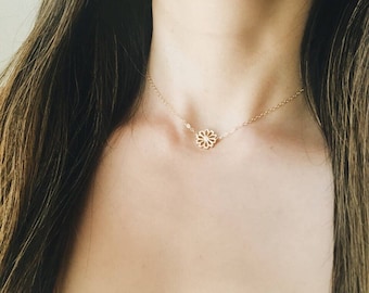 Daisy Necklace Gold, Flower Choker Necklace, Dainty Flower Necklace, Gift for Girls, Teen Girl Gift, Dainty Necklace Gold, Daisy Charm
