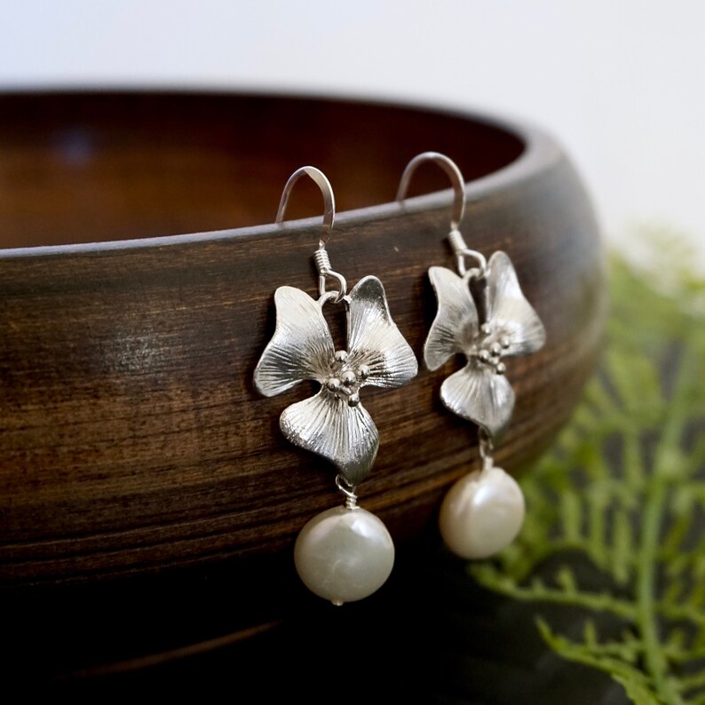 Floral Jewelry Set with Pearls by YSM Designs