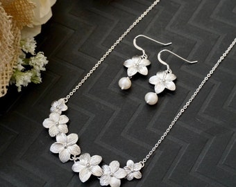 Plumeria Jewelry Set Silver Flower Lei Necklace Set Plumeria Necklace and Earrings Set with Pearls Hawaii Lover Jewelry Gift Set for Women