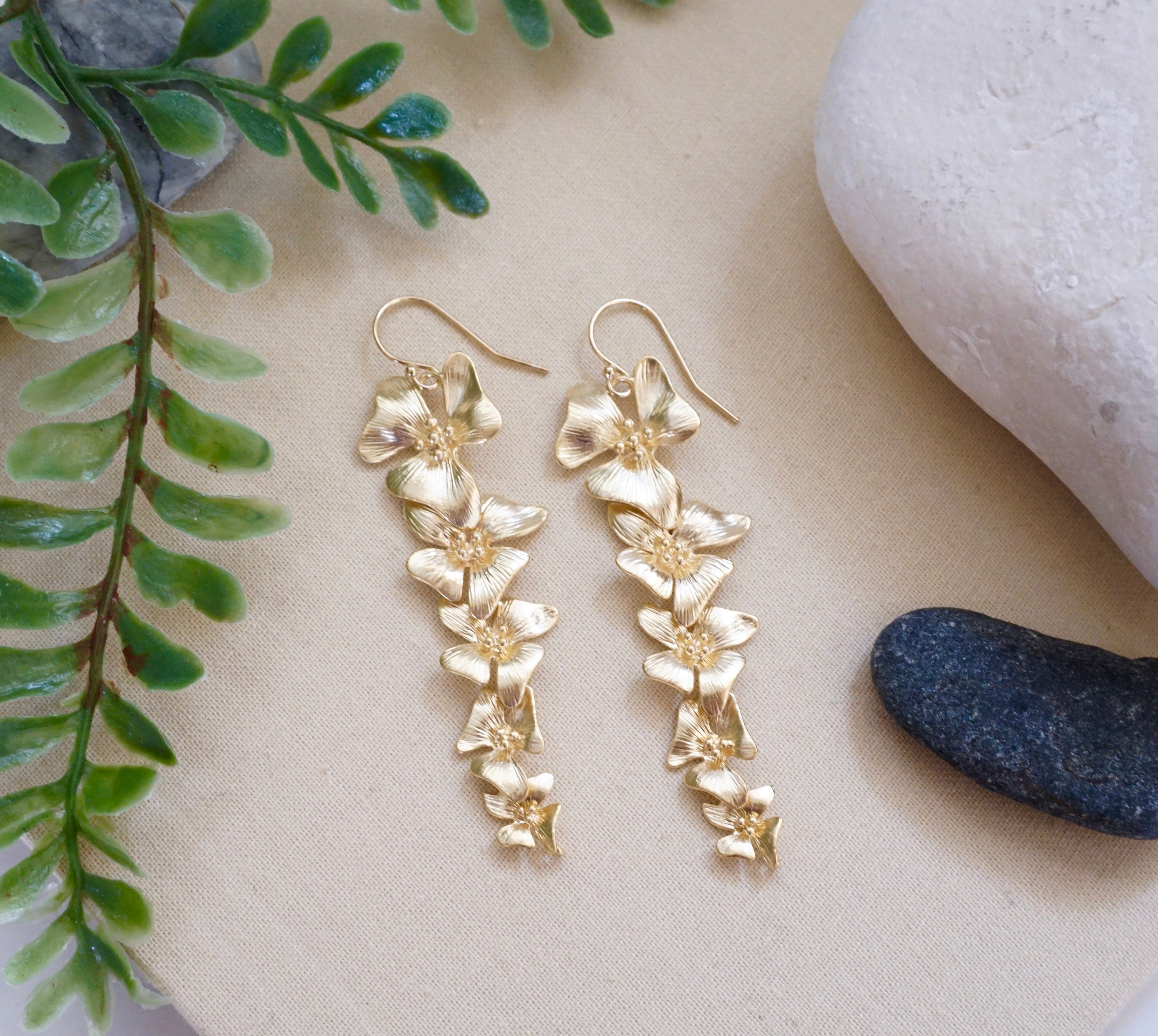 Threader Earrings 555Jewelry Women's Flower - Dainty Rose Dangle Drop String Design 555Jewelry Flower Dangle Drop String Earrings