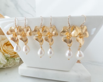 Dainty Bridesmaid Earrings Flower Pearl Earring Gift for Bridal Party Pearl Jewelry Bridesmaid Thank you Gift under 35 Floral Dangle Earring