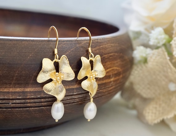 Dogwood Flower Earrings Gold Flower Pearl Earrings Simple Wedding