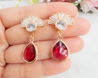Pendientes rojos para invitados de boda Pendientes de poste rojos y dorados para eventos formales Pendientes colgantes de color rojo rubí Joyas de inspiración vintage para baile de primavera
