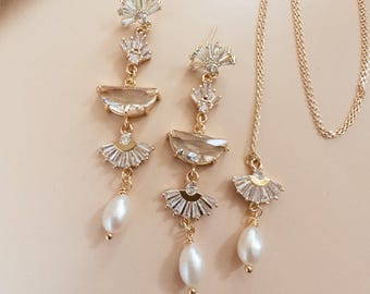 Conjunto de joyería nupcial para novia, collar y pendientes de novia Art Deco con perlas doradas, conjunto llamativo de cristales, conjunto de pendientes largos de perlas colgantes