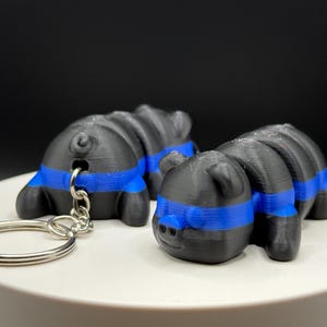 Thin Blue Line Pig Keychain – 3D Printed Police Gift, Law Enforcement Support, Cute Cop Key Ring, LEO Accessory